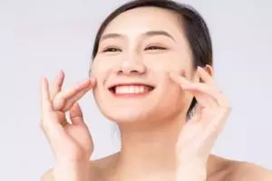 Putih tanpa suntik vitamin C, begini cara mencerahkan wajah kusam pakai 1 jenis rempah dapur