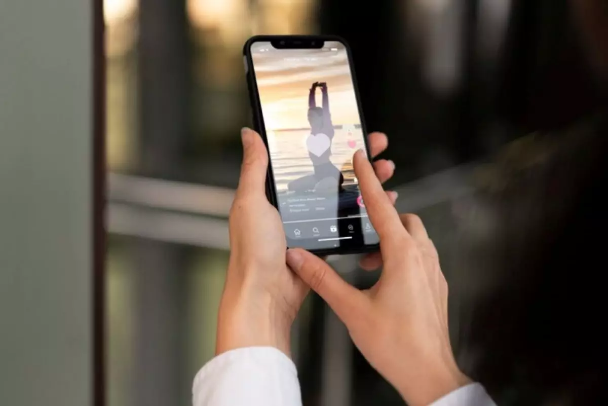 22 Cara menghemat baterai iPhone, dari mematikan layanan selular sampai batasi fitur yang gak penting