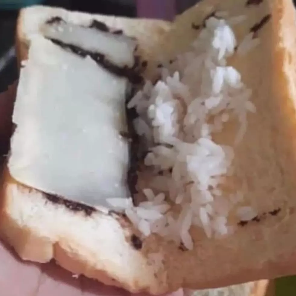 11 Potret kocak makanan ini saking nyelenehnya bikin selera makan hilang seketika