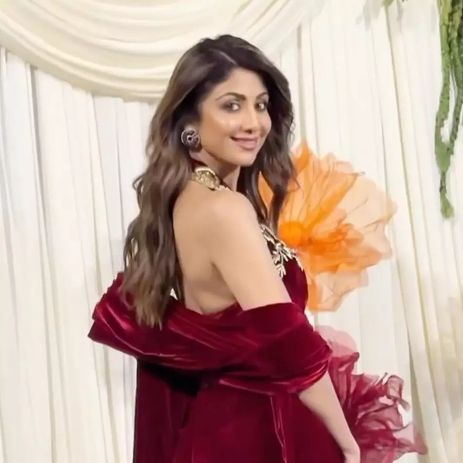 Adu gaya 11 seleb Bollywood di pesta Diwali, penampilan Shilpa Shetty bikin terpukau