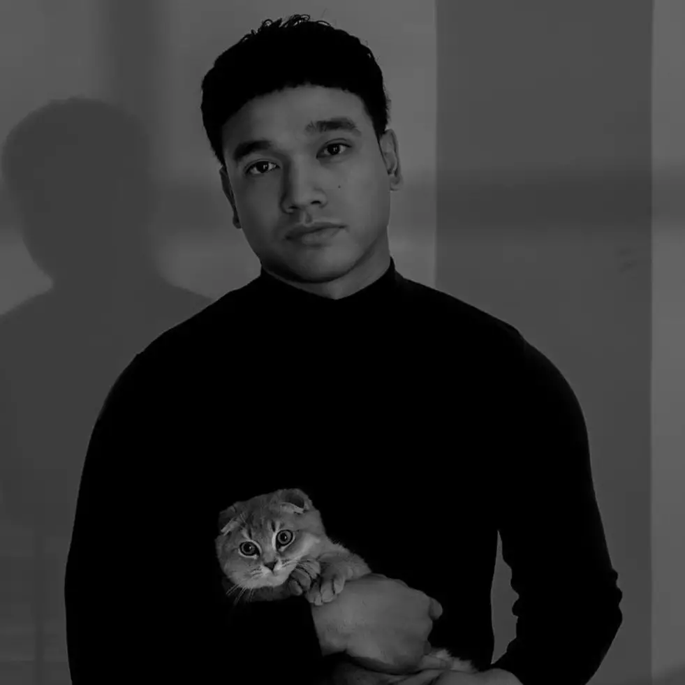 Tepis isu putus, intip 5 momen Fadly Faisal setia dampingi Rebecca Klopper jalani persidangan