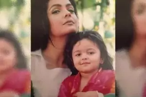 Bocah digendong Pooja Bhatt ternyata aktris Bollywood bayaran awal Rp 279 juta, ini 11 transformasinya