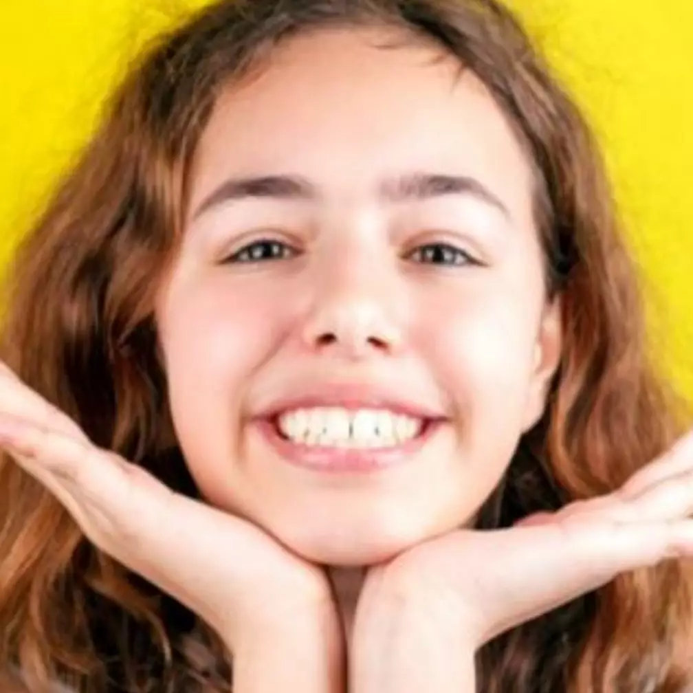 11 Skincare mencerahkan wajah untuk anak 12 tahun ke atas merek lokal di bawah Rp 100 ribu, antikusam