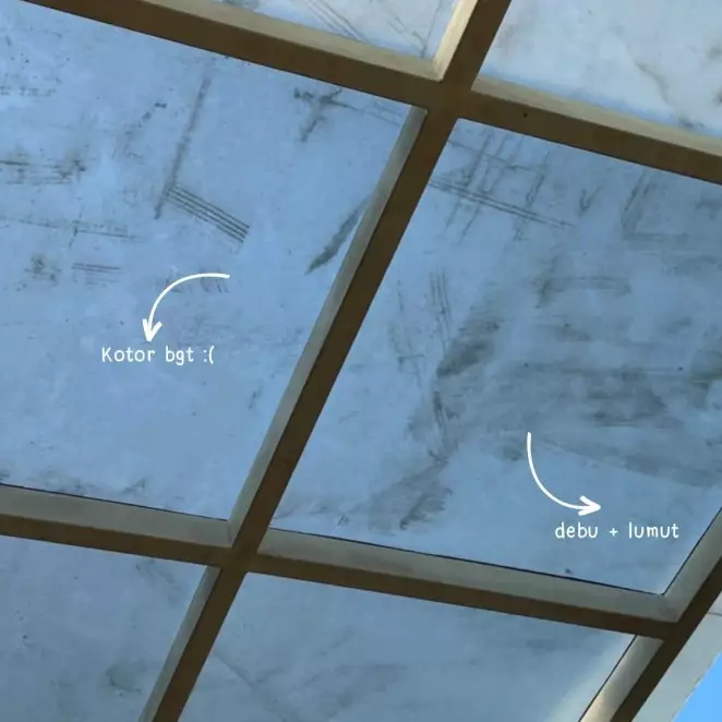 Nggak perlu diguyur dengan air, ini cara bersihkan kanopi kaca berdebu cuma pakai 1 bahan pembersih