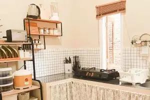 Sederhana tetap bisa estetik, 8 potret dapur mungil bergaya Japandi ini bikin mupeng pecinta minimalis