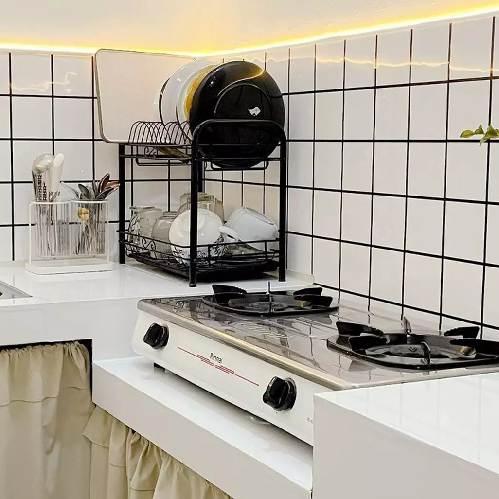 9 Potret dapur segaris rumah subsidi desainnya simpel tapi estetik, cocok buat pecinta dekor antiribet