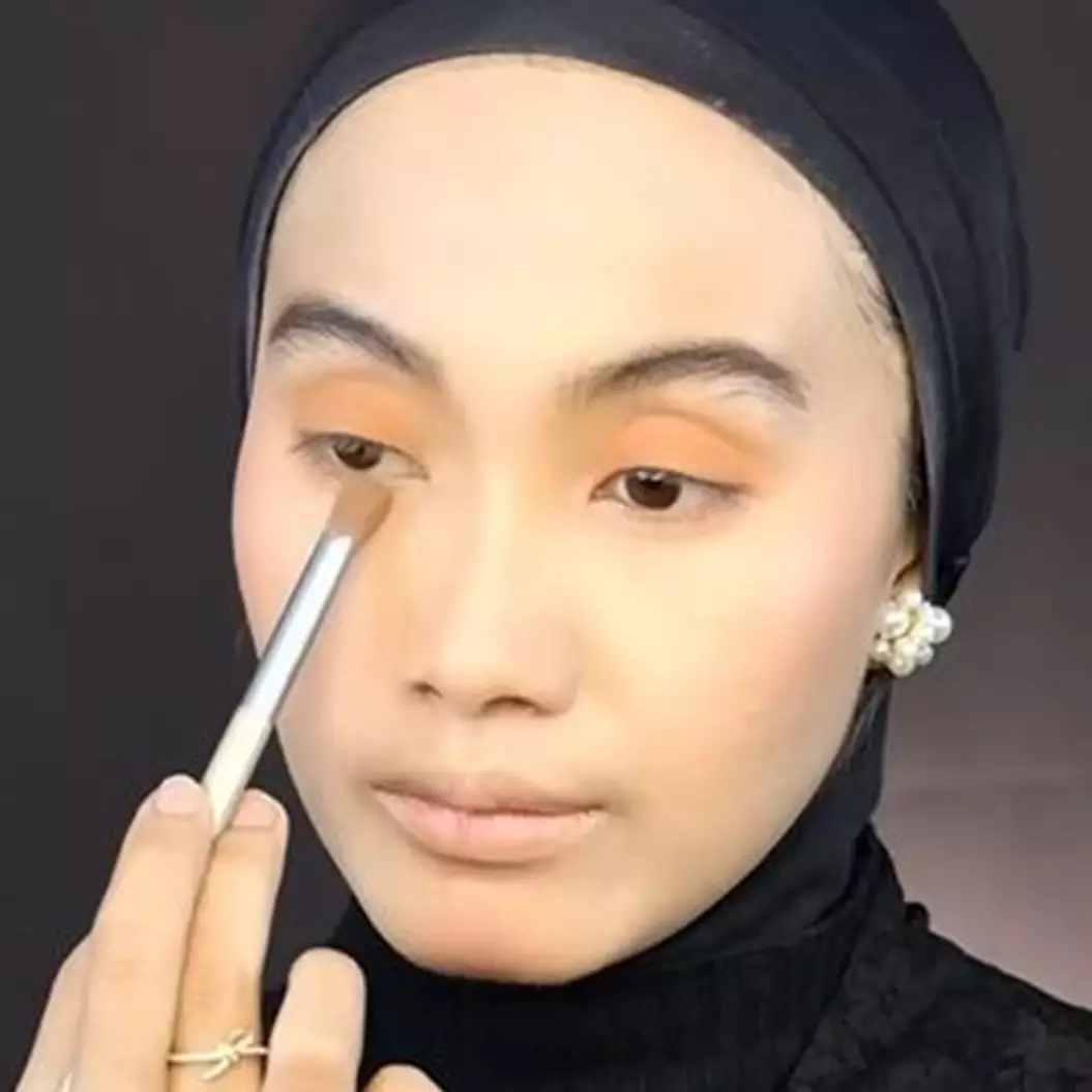 Wanita ini recreate makeup Dasiyah 'Gadis Kretek', hasilnya bikin melongo sampai dipuji Tissa Biani