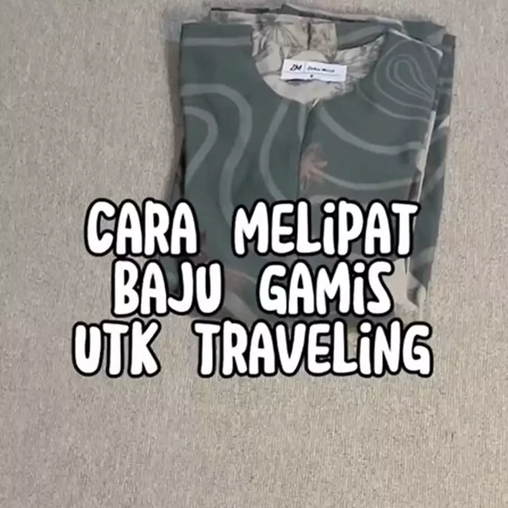 Bukan asal digulung, ini trik melipat gamis yang tepat supaya nggak makan tempat di koper