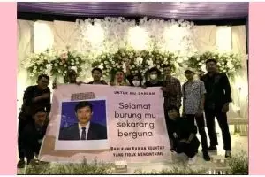 11 Potret kocak tulisan spanduk di momen pernikahan ini nyeleneh abis, bikin nyengir tamu undangan
