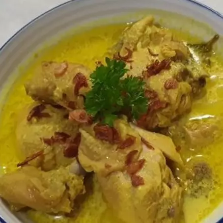 Trik masak opor ayam agar tidak amis dan cepat basi, cuma tambah satu jenis minuman