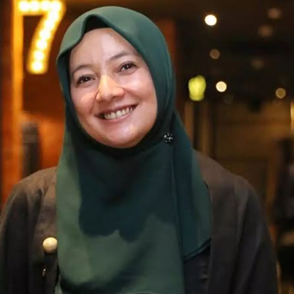 Potret lawas 9 seleb era 90-an jadi model video klip manglingi, Mulan Jameela disebut bak Dul Jaelani