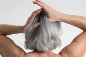 Tak perlu pakai urang-aring, ini trik mengurangi rontok dan rambut uban pakai 1 jenis biji-bijian