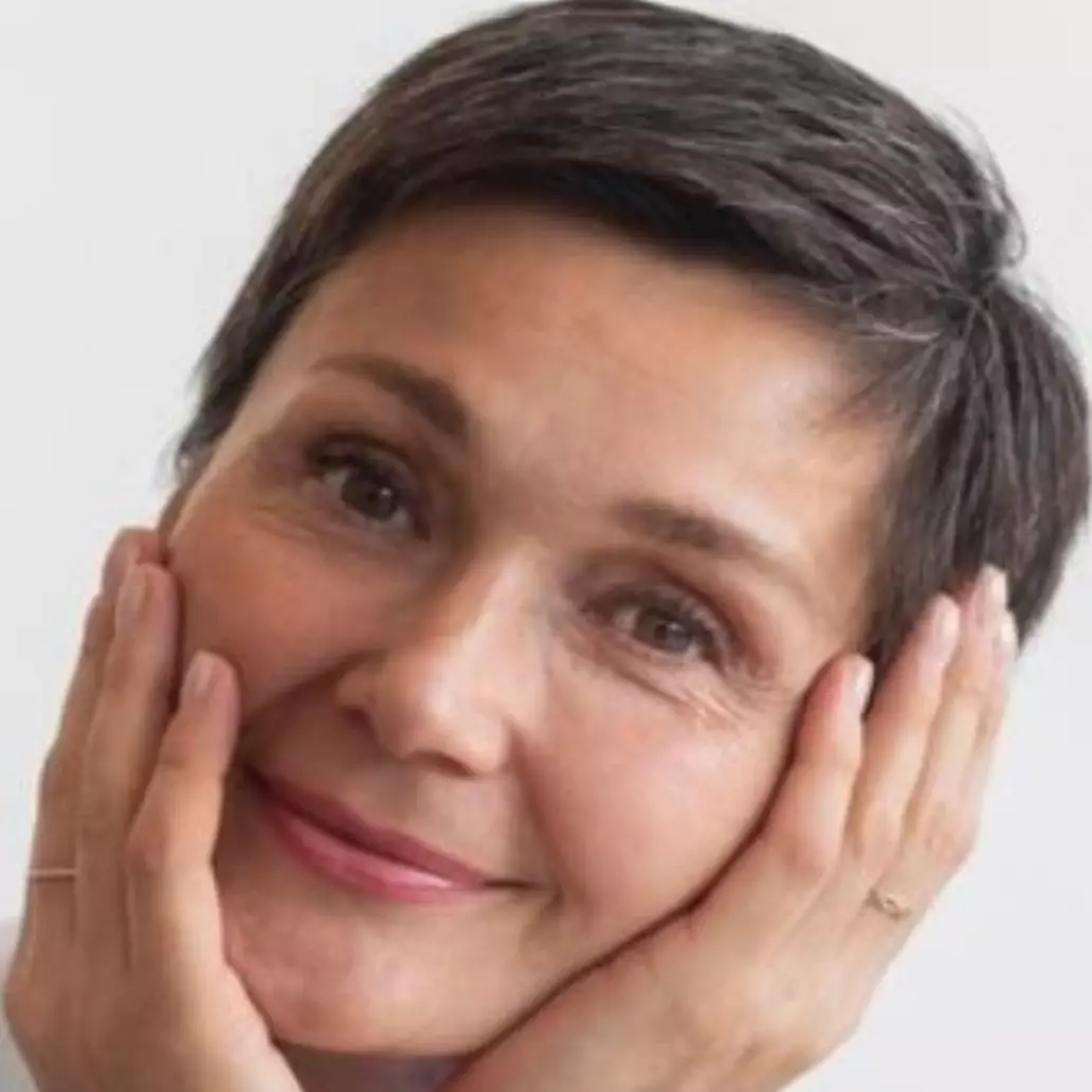 Tak cuma air mawar, ini cara bikin toner untuk kencangkan wajah kendur pakai tambahan 1 jenis buah