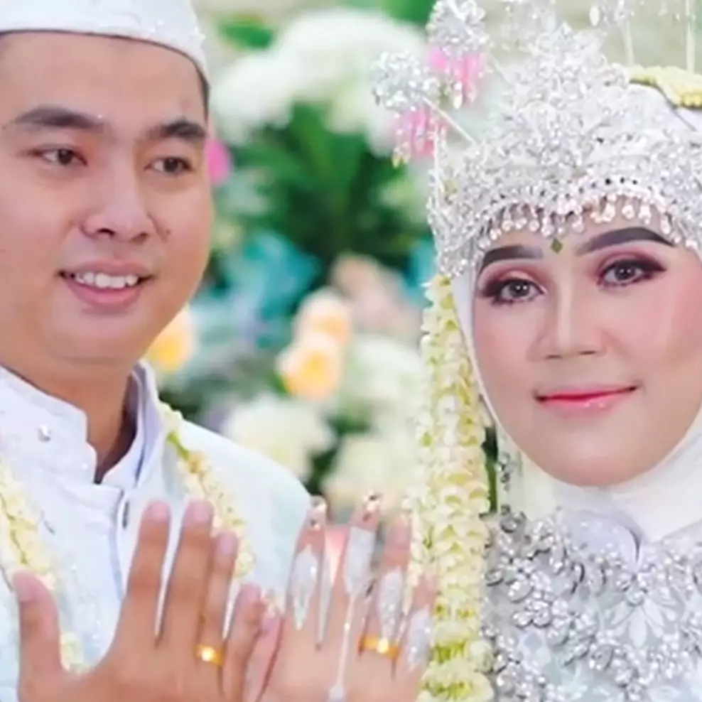 Pakai bahasa isyarat, momen pengantin tunarungu dan tunawicara langsungkan ijab kabul ini bikin haru 
