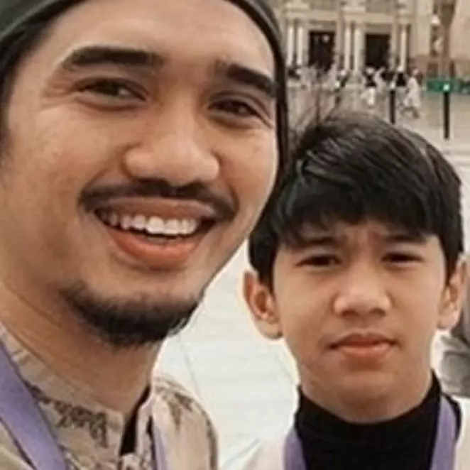 Usia 18 pede pamer perut sixpack, ini 11 potret Ayman Modjo anak Duta Sheila On 7 yang jadi sorotan