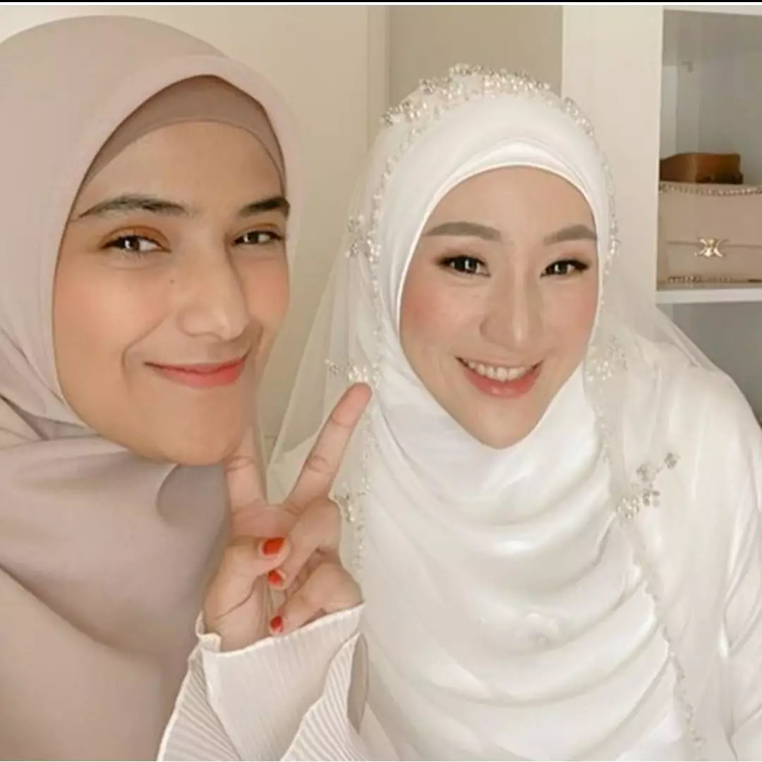11 Momen haru Larissa Chou di pernikahan Nadya Mustika, dulu sahabatan kini jadi adik ipar