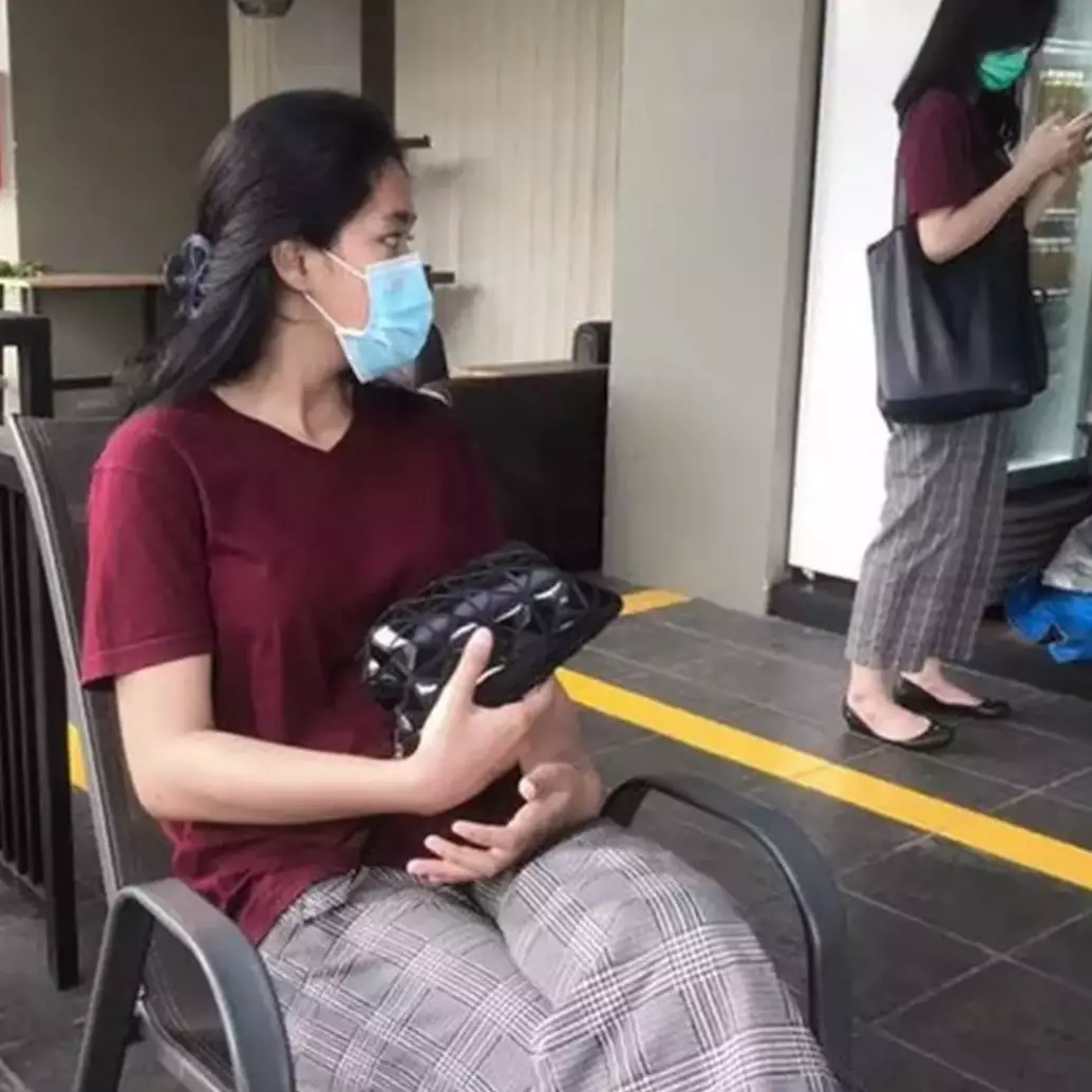 11 Potret kocak orang nggak sengaja kembaran baju ini bukannya terlihat kece malah jadi ilfeel