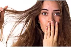 Tanpa tambahan lidah buaya, ini trik menghaluskan rambut kusut pakai 1 bubuk minuman