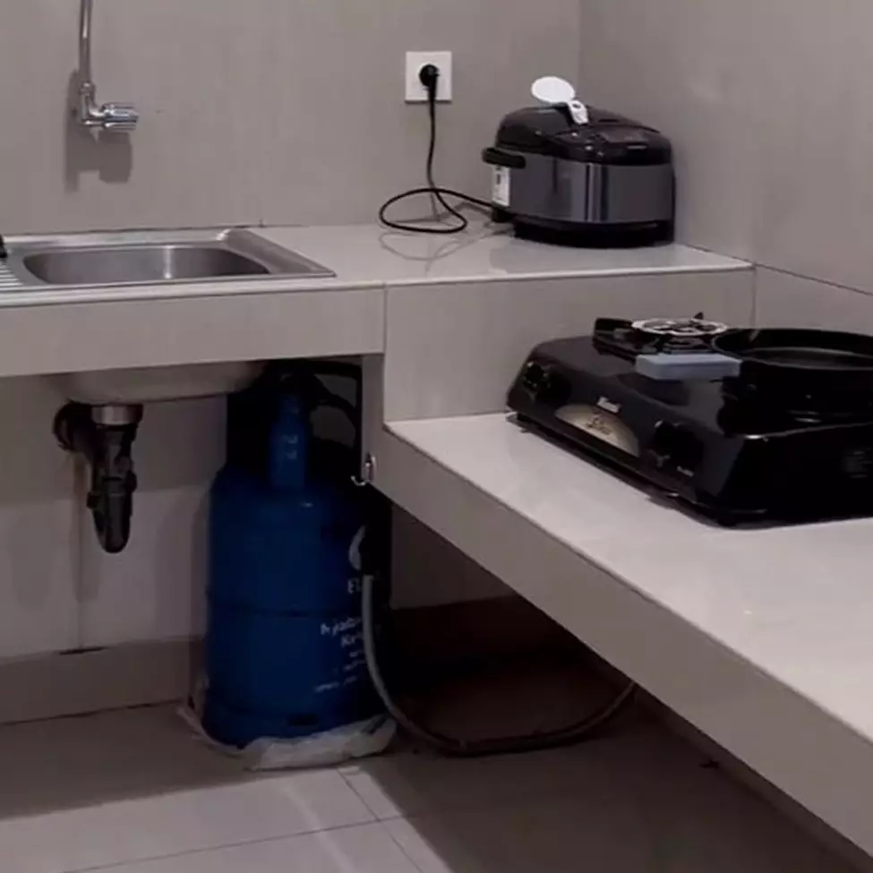 11 Potret dapur 2 x 2,5 meter direnovasi ala Japandi ini solusi buat ruang minim penyimpanan