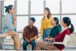 25 Contoh dialog bahasa Inggris congratulation, lengkap dengan artinya