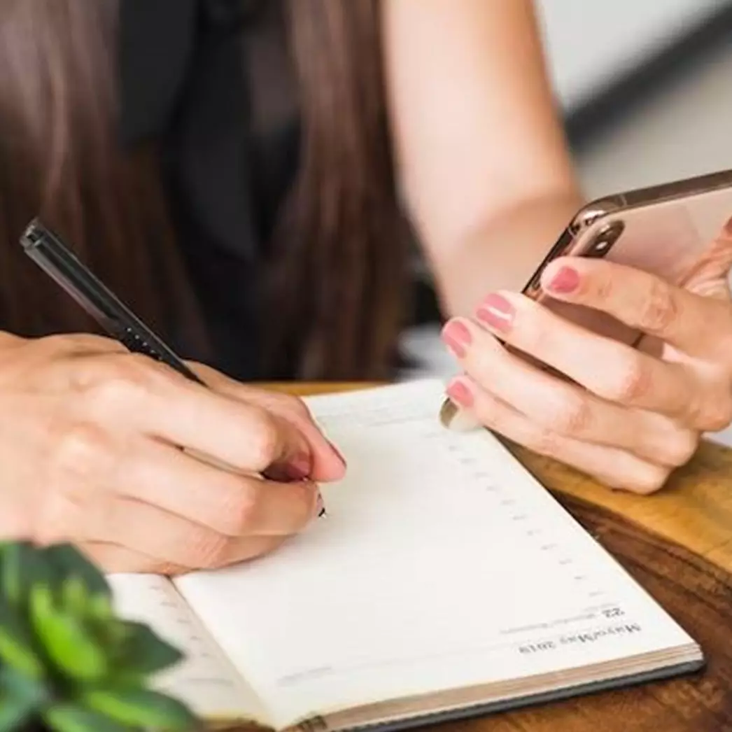 20 Contoh memo dalam bahasa Inggris, lengkap dengan pengertian dan terjemahannya