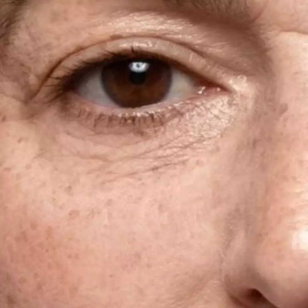 Tanpa tambahan putih telur, ini trik pudarkan kerutan dan wajah kendur pakai 1 pewarna alami