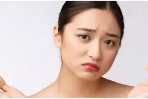 Tanpa beli produknya, ini cara membuat pelembap untuk atasi kulit kering dan garis halus pakai 1 bunga