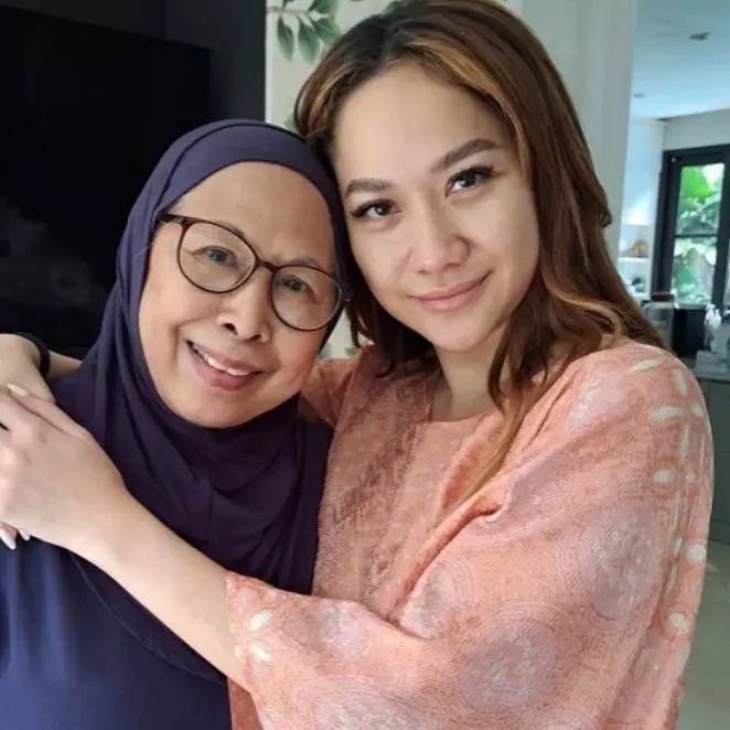 Disetujui nikah lagi oleh ibunda Ashraf, ini 9 potret kedekatan Bunga Citra Lestari dengan sang mertua