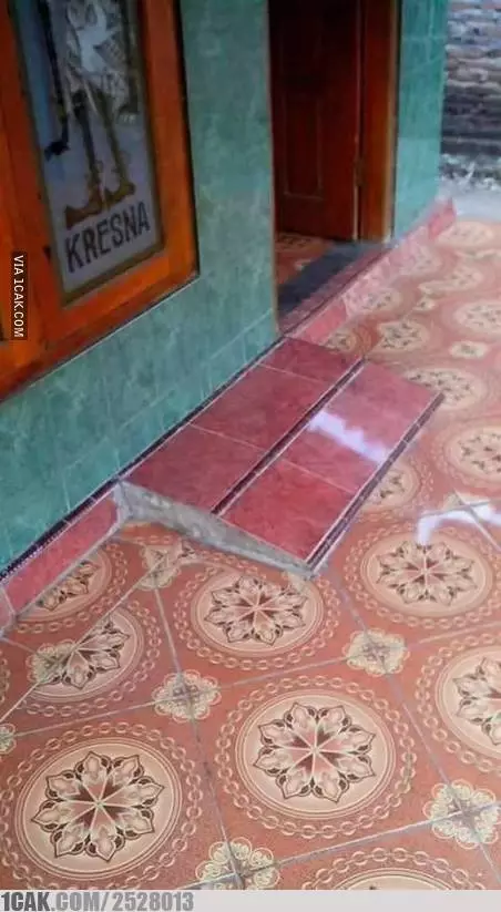 benda salah posisi © berbagai sumber benda salah posisi © berbagai sumber