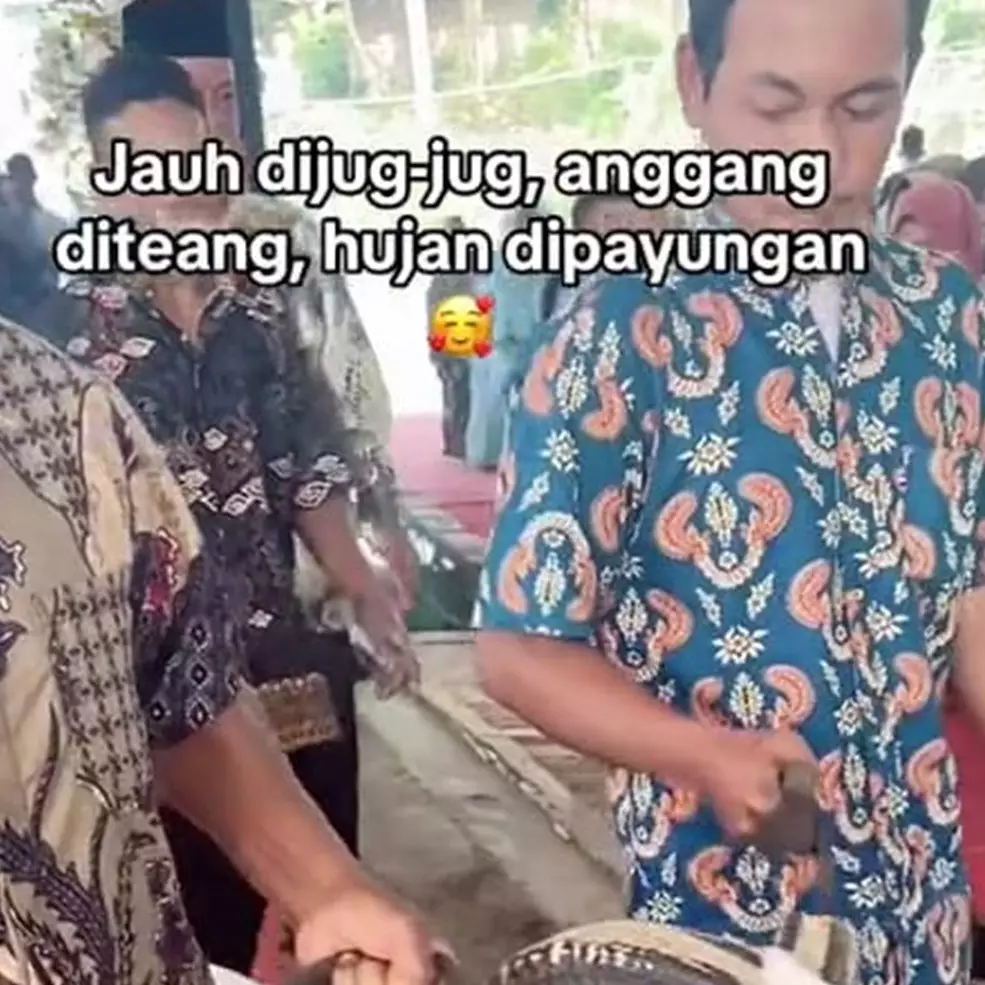 Momen keluarga bawa seserahan di nikahan ini bikin melongo sekaligus takjub, antimainstream abis