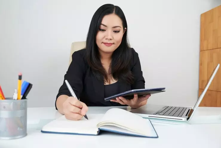 contoh makalah bahasa Indonesia © 2023 brilio.net contoh makalah bahasa Indonesia © 2023 brilio.net