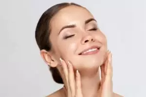 Nggak perlu krim vitamin C, ini cara mencerahkan wajah kusam dan sulit putih pakai 1 jenis buah