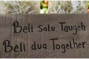 11 Potret kocak tulisan di pasar ini lucunya bikin emak-emak yang belanja senyum receh