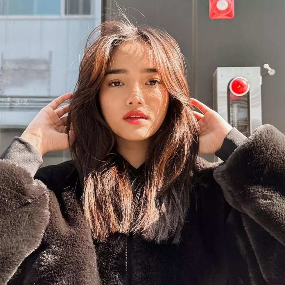 Buktikan akur pergi bareng ke Singapura, intip 7 potret kedekatan Aaliyah Massaid dan Fuji