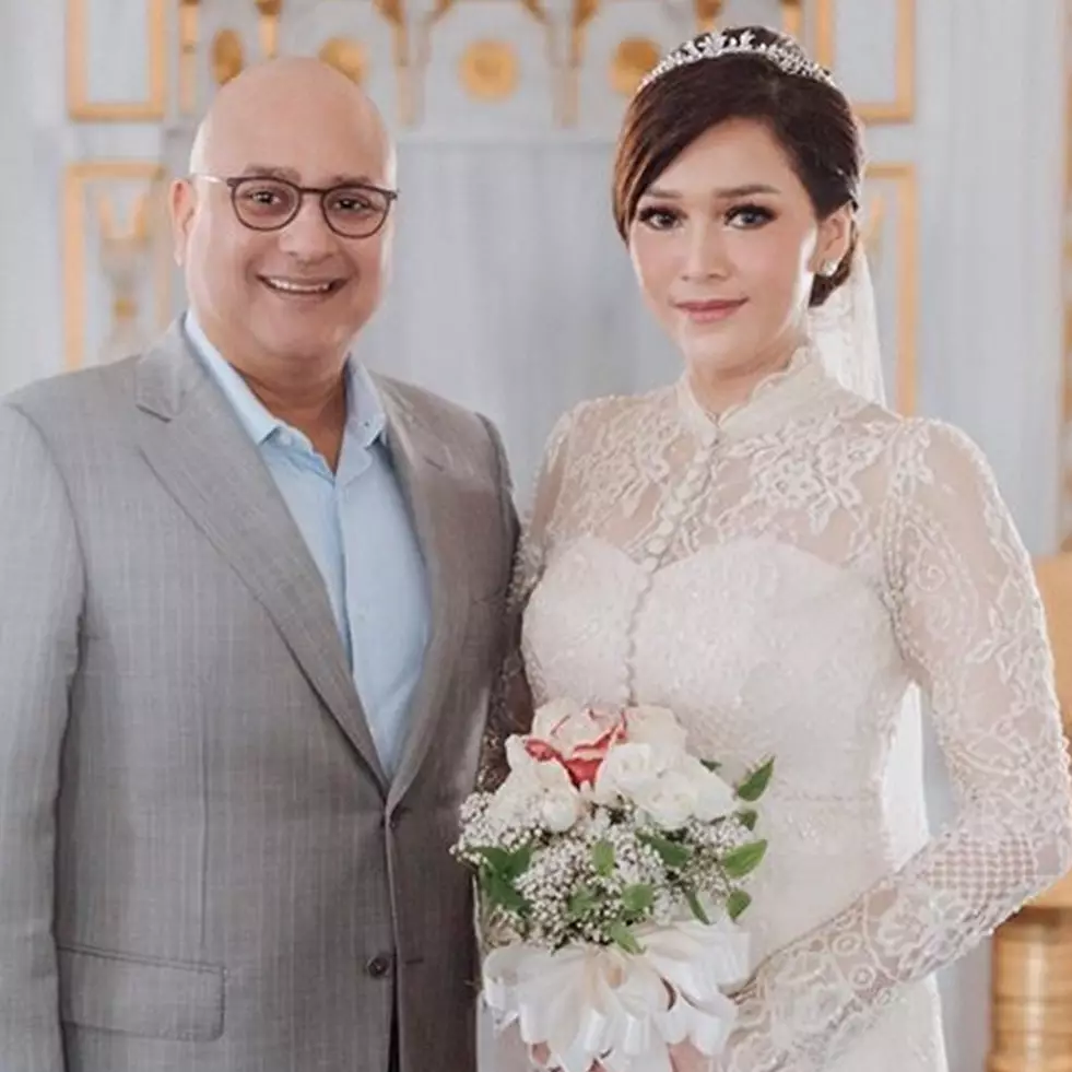 Potret pernikahan kedua 9 penyanyi wanita Tanah Air, BCL tampil anggun dalam balutan kebaya putih