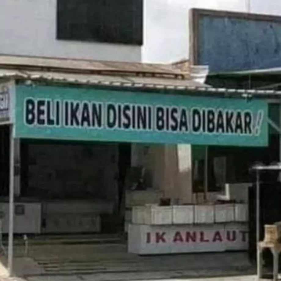 13 Potret kocak tulisan di spanduk warung ini bikin salah sangka, dibaca dua kali baru paham