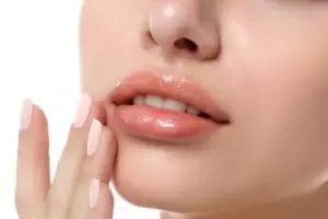 Tak perlu tambahan gula dan madu, ini trik atasi bibir hitam dan mengelupas pakai 1 jenis tepung