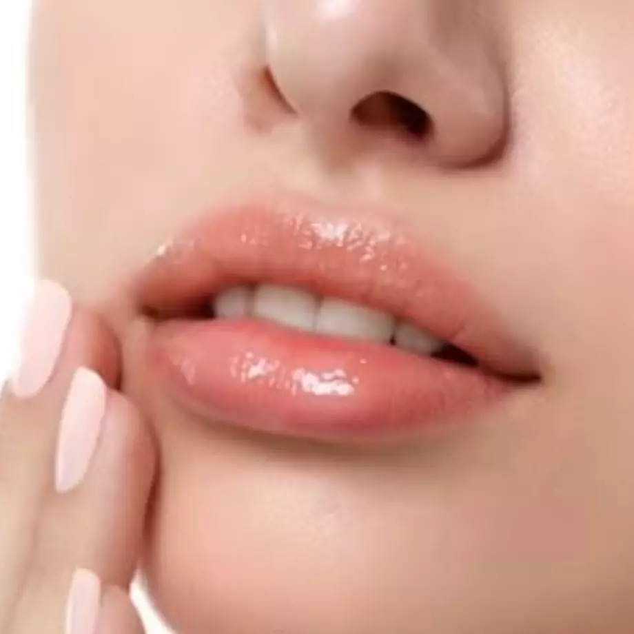 Tak perlu tambahan gula dan madu, ini trik atasi bibir hitam dan mengelupas pakai 1 jenis tepung