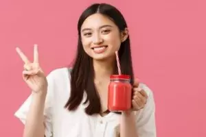 Tanpa beli produk mahal, ini cara bikin minuman kolagen untuk cegah kulit kendur pakai 2 jenis buah