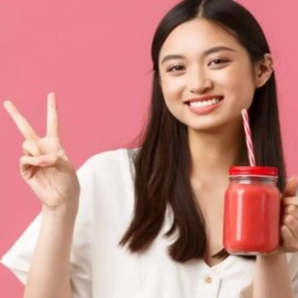 Tanpa beli produk mahal, ini cara bikin minuman kolagen untuk cegah kulit kendur pakai 2 jenis buah