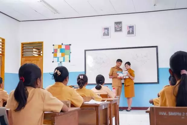 Contoh kata ganti penunjuk freepik.com Contoh kata ganti penunjuk freepik.com