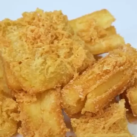 Tak perlu direbus dulu, ini trik bikin singkong goreng agar empuk, merekah, dan renyah maksimal