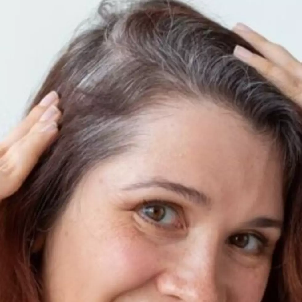 Nggak cuma pakai kopi dan castor oil, ini trik bikin uban kembali hitam dengan tambahan 1 jenis buah