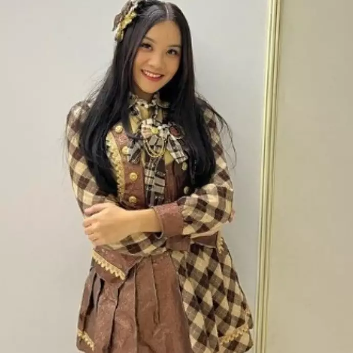 Heboh Cleopatra eks JKT48 cari ART &amp; pengasuh 3 anak bergaji Rp1,7 juta, tugasnya yang seabrek dikecam