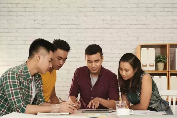 Contoh kata imbuhan infiks freepik.com