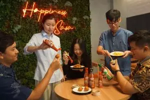 Bikin hari lebih seru, SASA kembali membagikan kebaikan lewat Saus Sambal yang membawa keceriaan