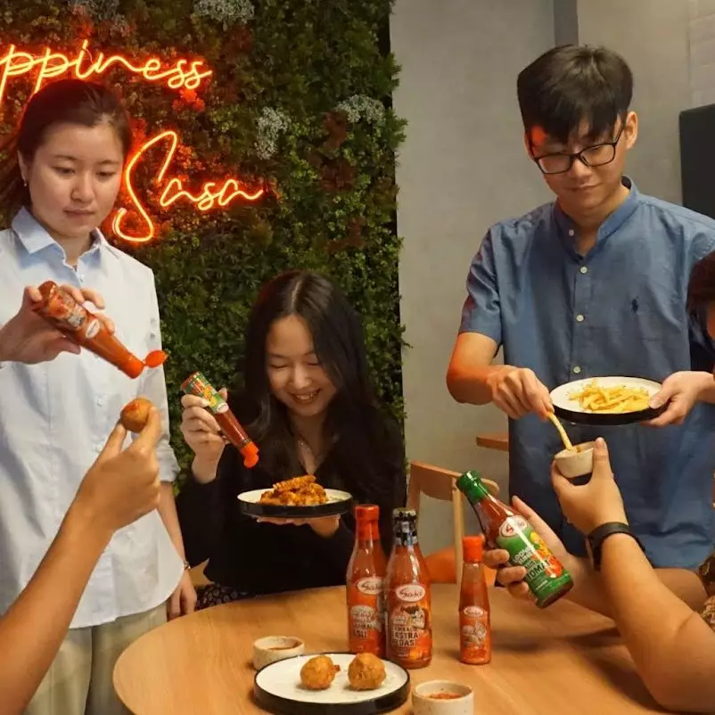 Bikin hari lebih seru, SASA kembali membagikan kebaikan lewat Saus Sambal yang membawa keceriaan