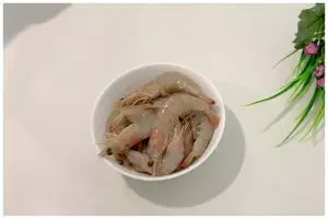 Bukan garam, ini trik agar udang tetap segar dan tak menghitam sampai 1 bulan pakai 1 bumbu dapur