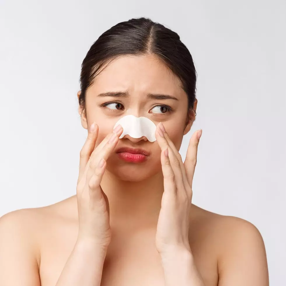 Tanpa scrub oatmeal, ini trik bersihkan pori-pori wajah dari kotoran agar tak berkomedo pakai 1 tepung