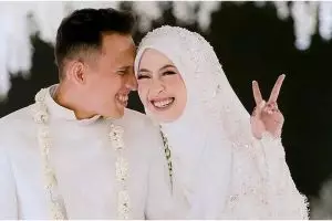 11 Pesona Adiba Khanza dari malam bainai night hingga resepsi nikah, riasan soft glam bikin terpikat
